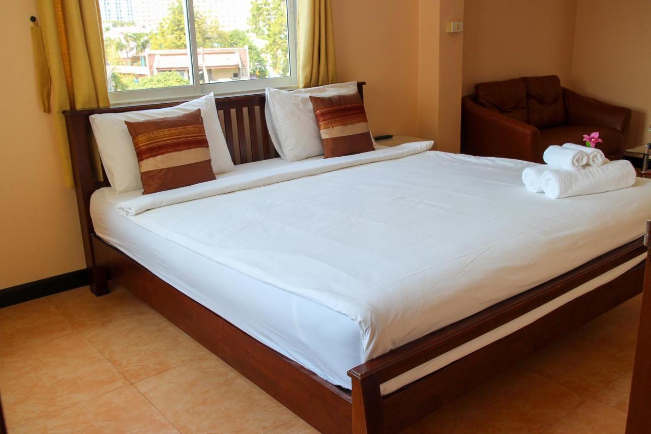 Spa Guest House Jomtien Beach Exterior photo
