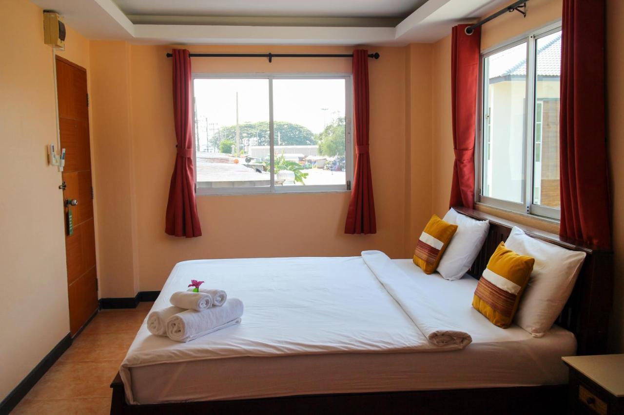 Spa Guest House Jomtien Beach Exterior photo