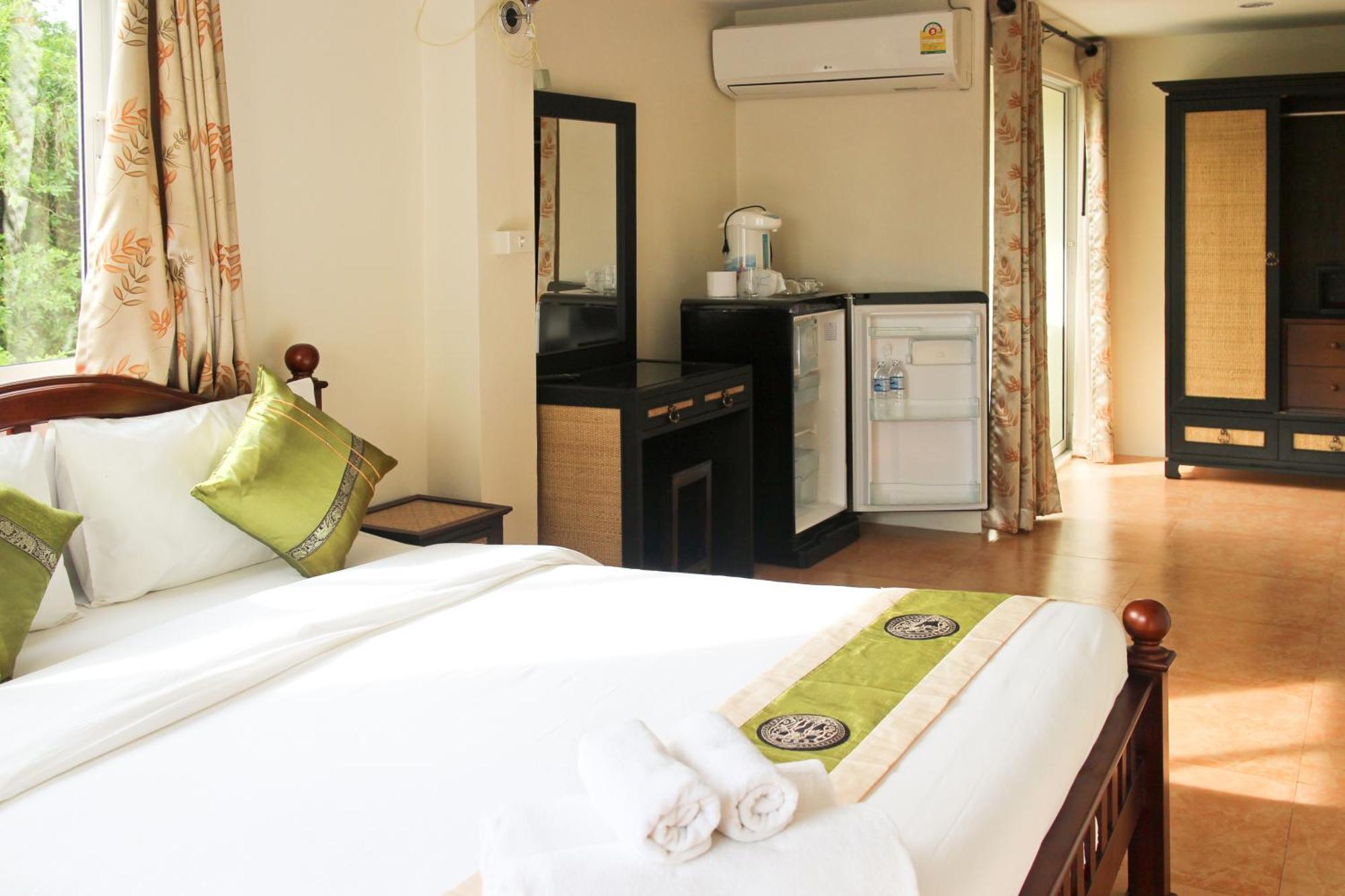 Spa Guest House Jomtien Beach Exterior photo