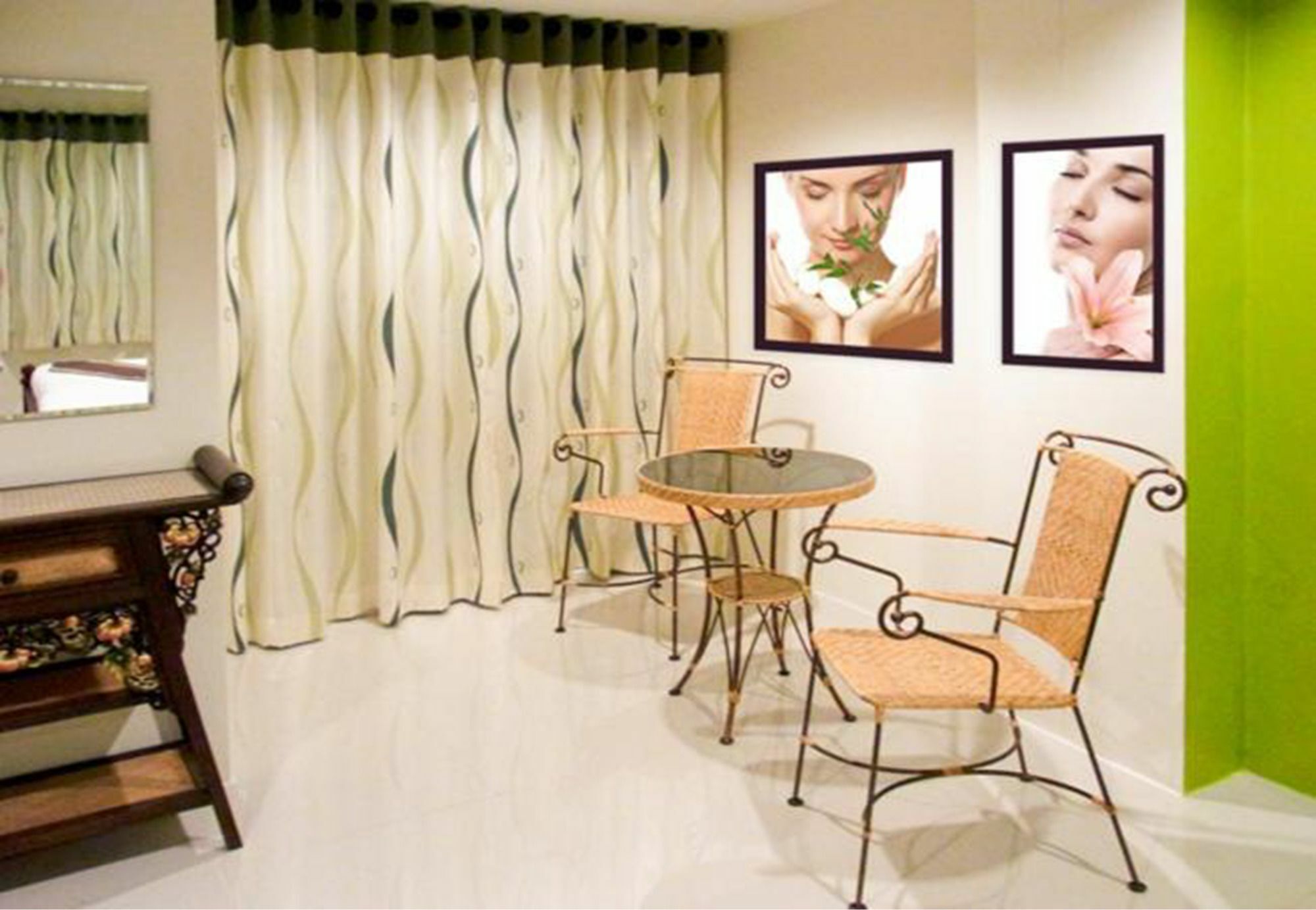 Spa Guest House Jomtien Beach Exterior photo