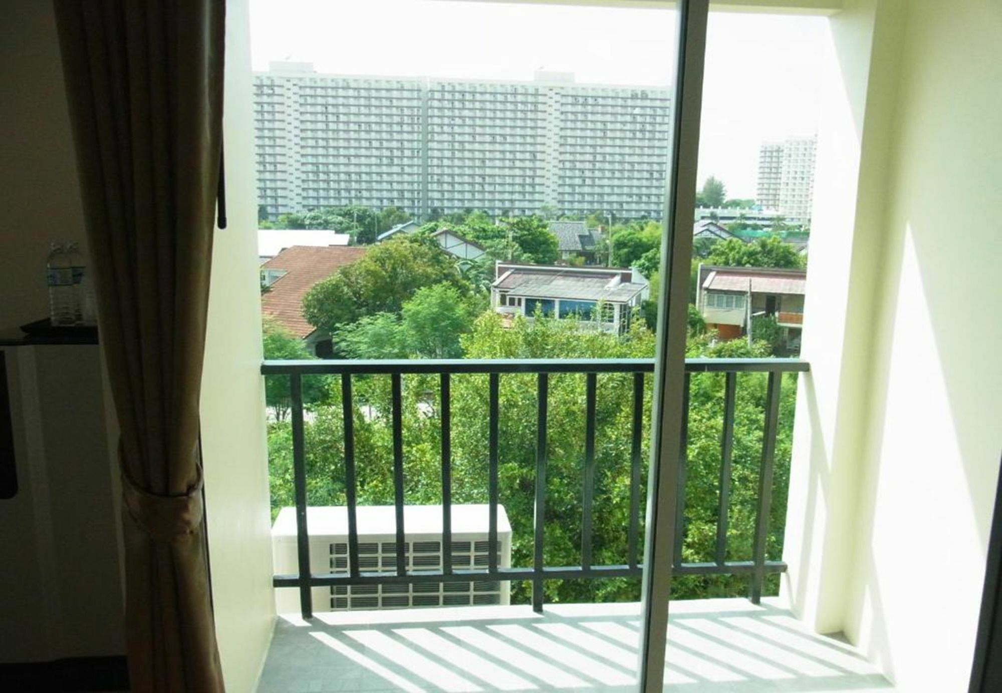 Spa Guest House Jomtien Beach Exterior photo