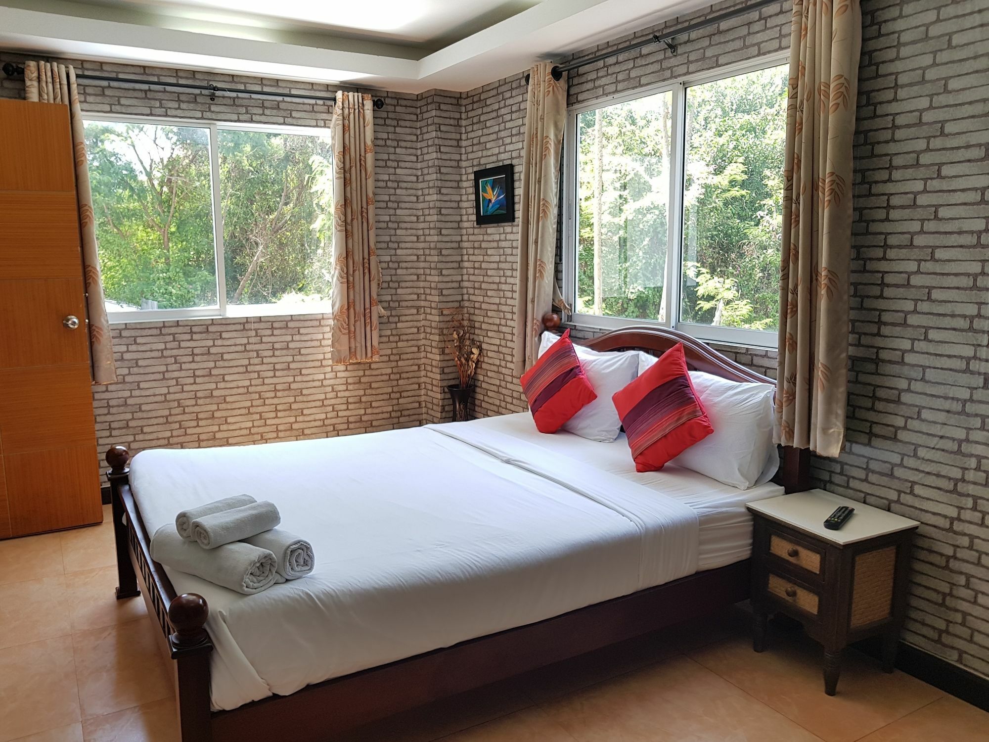 Spa Guest House Jomtien Beach Exterior photo